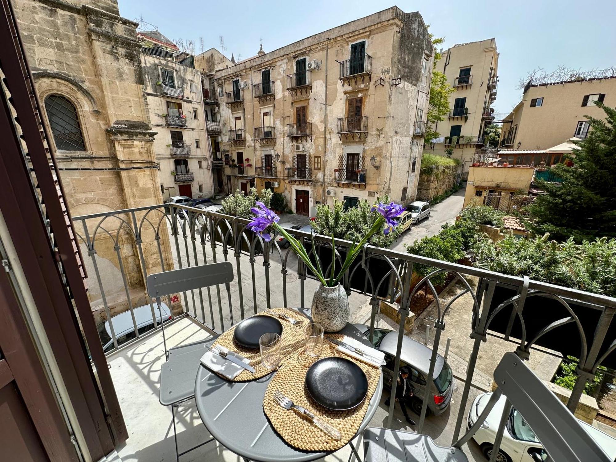 Casa Guilla_Alla Cattedrale Palermo Exterior photo